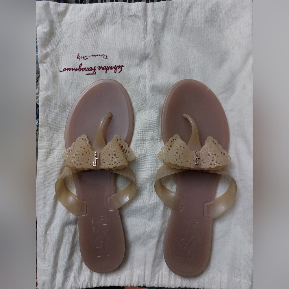 Salvatore Ferragamo Nude Jelly Bow Sandals – Made in Italy Size 8